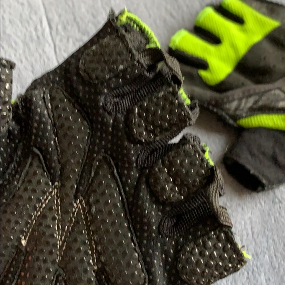 Gym gloves 🧤 - Picture 3 of 4
